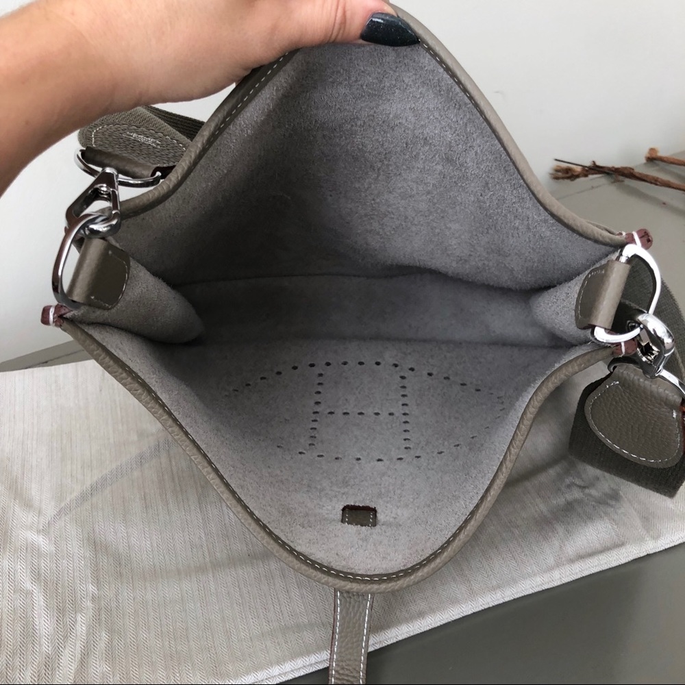 ❗️sold❗️Hermès Clemence Evelyn III PM in Etoupe - Picture 7 of 8